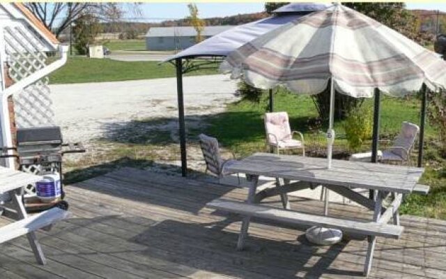 Springmount Motel