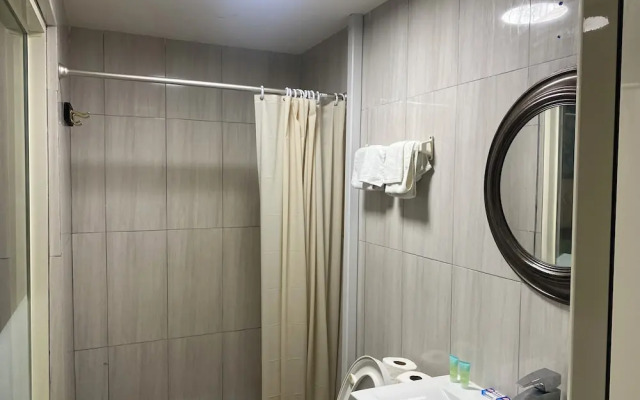 Golden Tree Hotel