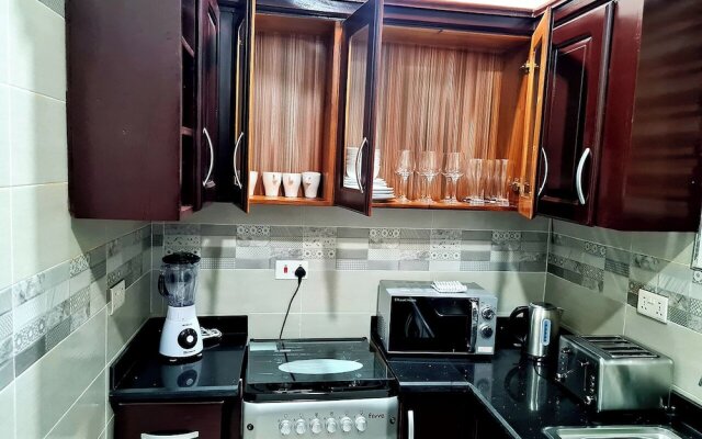 Gorgeous Quiet & Comfy Close to Highway