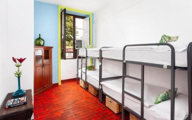 Patio Hostel - Adults Only