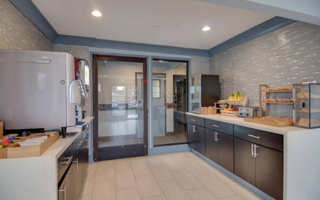 Americas Best Value Inn Hayward