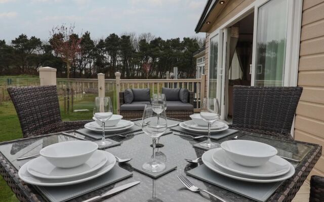 Whispering Willows 2-bed Lodge in Scarborough