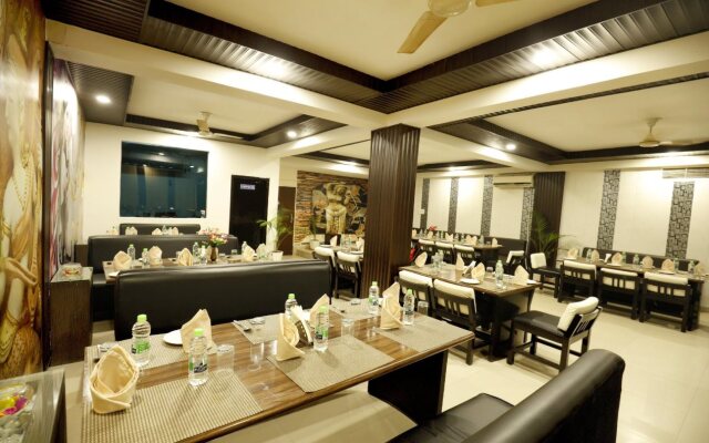 OYO 8095 Hotel Taj Castle
