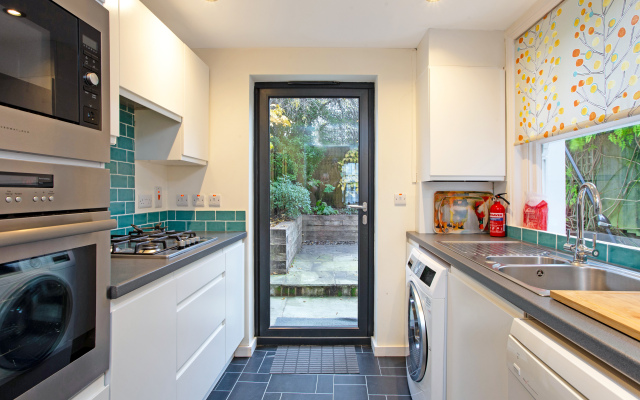 Perfect for family stays, ideal for walk to shops & restaurants