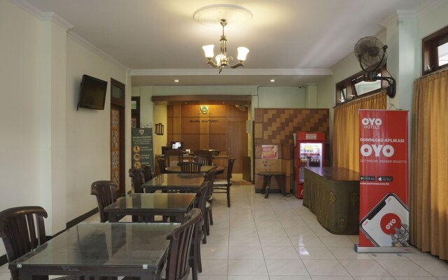 Ndalem Mantrijeron Hotel by Oyo Rooms