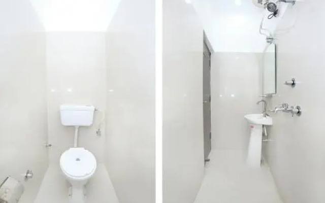 OYO 11421 Regal Residency