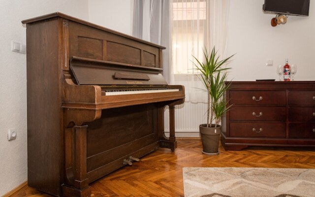 Musik Apartments Old Town