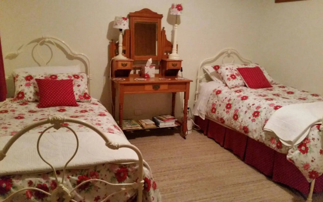 Cornwall Cottage – Guest Rooms – Cambridge