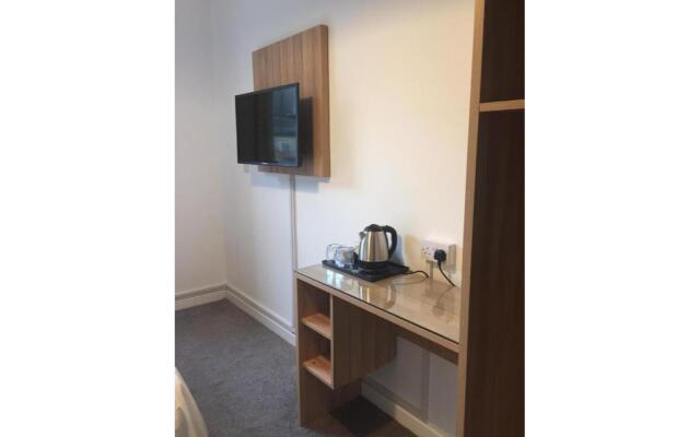 OYO Greenleafe Hotel