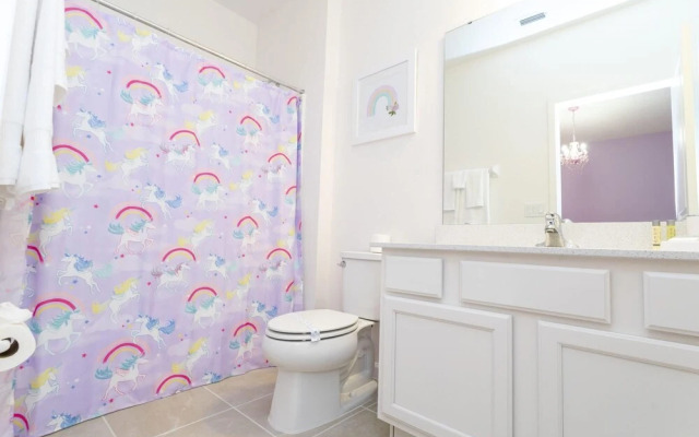 Amazing Large Home Near Parks