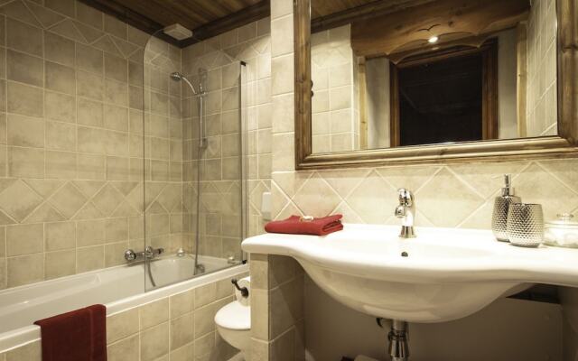 Chalet Bivouac by Chardons