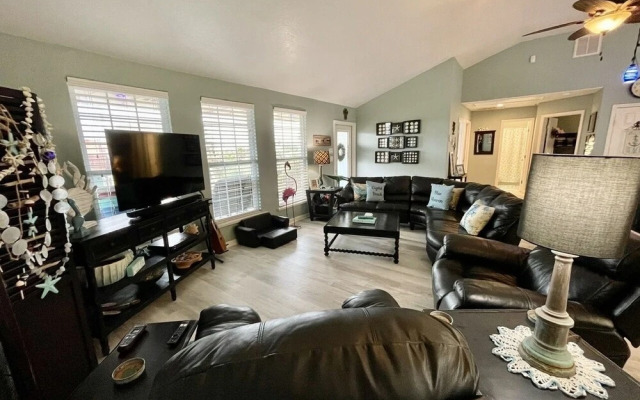 1931 Avenue F House by RedAwning