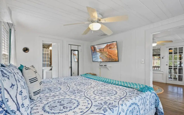 Marvelous Mermaid Beach Bungalow Dog-friendly