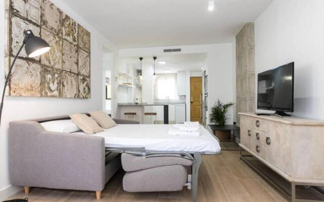 New San Juan beach apartment with AC
