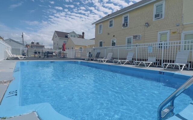 Dry Dock Motel