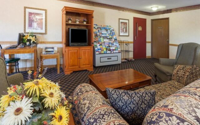 Days Inn & Suites Dundee