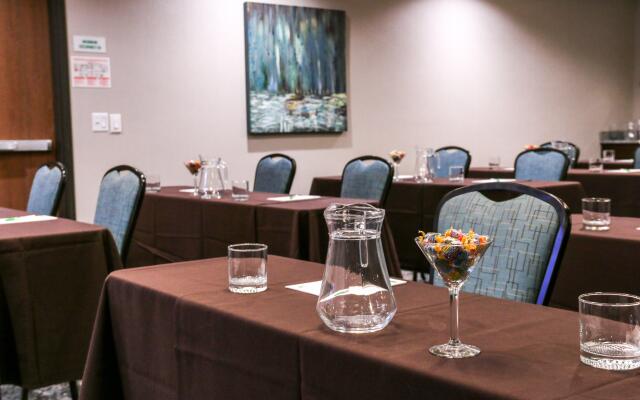 Holiday Inn & Suites Denver Tech Center-Centennial by IHG