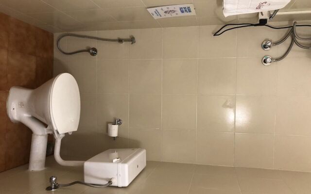 Hotel Saluja