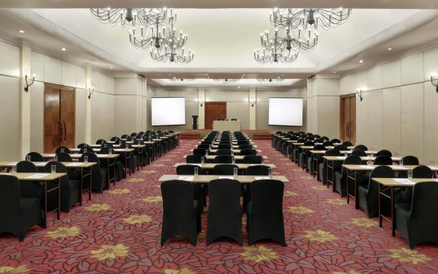 Novotel Surabaya - Hotel & Suites