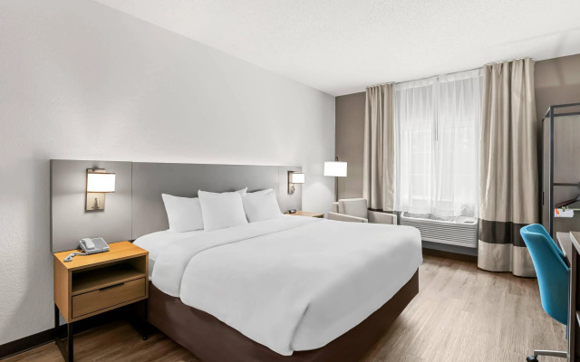 Comfort Inn & Suites Bellevue - Omaha Offutt AFB