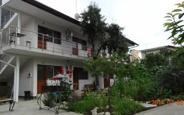 Nadezhda Guest House