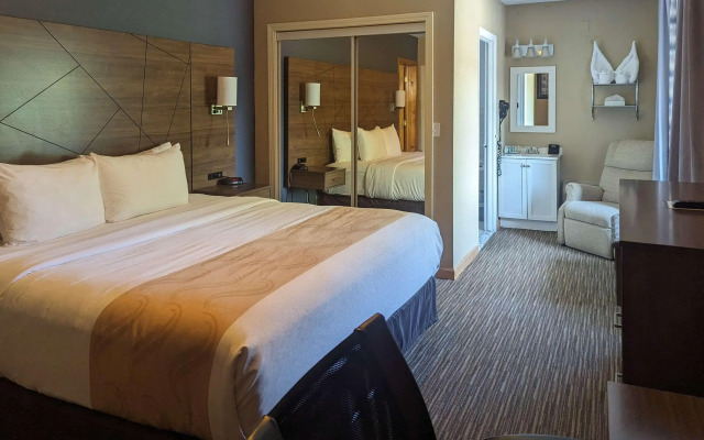 Quality Inn & Suites Northampton - Amherst