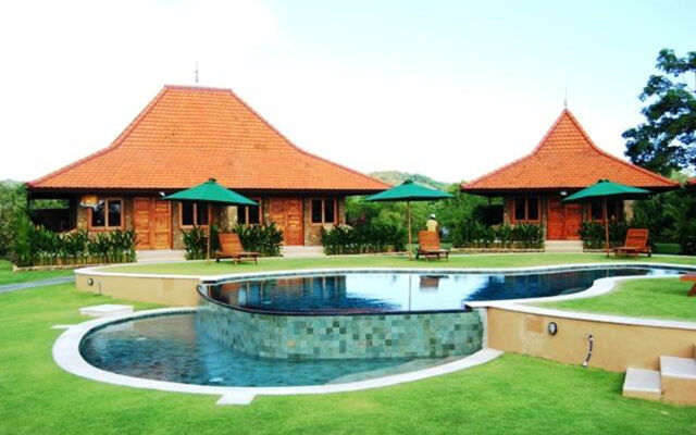Three Monkeys Villas