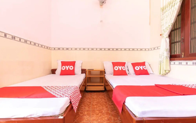 Hoang Anh Hotel by OYO Rooms