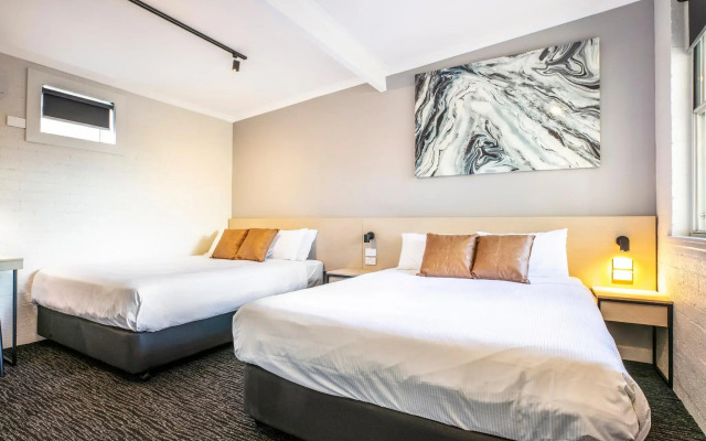 Nightcap at Colyton Hotel