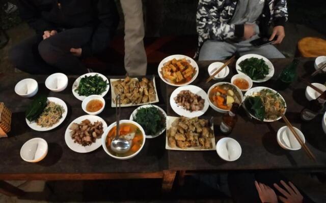 Sapa Jungle Pub  Homestay