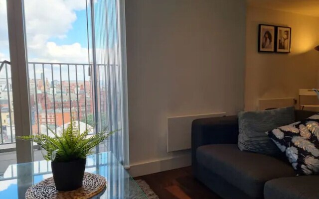 Modern 2 Bedroom Apt in Manchester City+En-Suite
