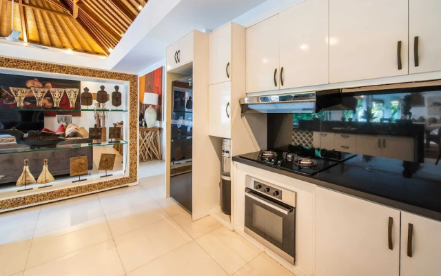 Fabulous Private Villa, 3 BR, Canggu With Staff