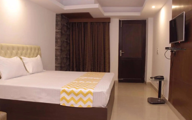 FabHotel Blueberry Hauz Khaz