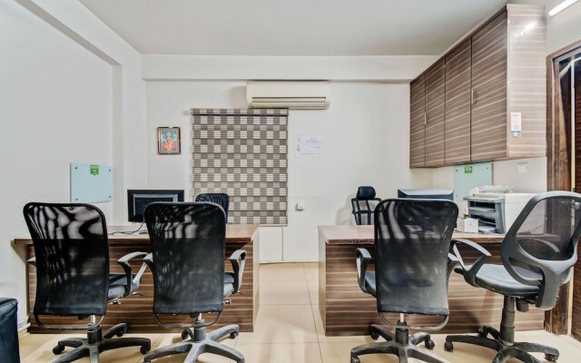 OYO 14502 Hotel Hill View Guest House Hitech City