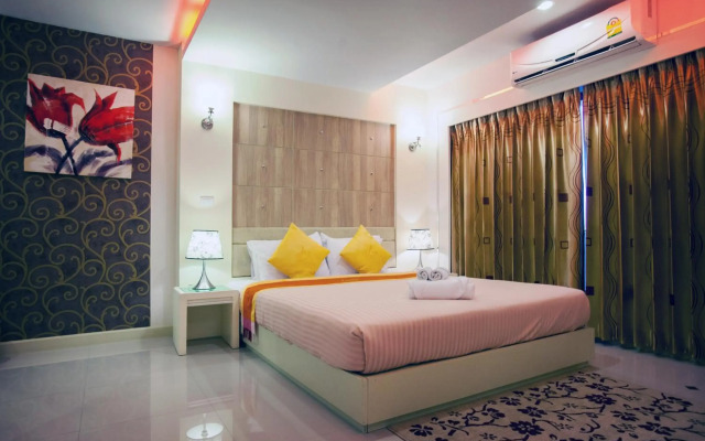 Ayara Grand Palace Hotel