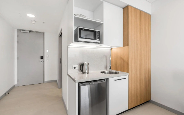 Essence Suites Taringa