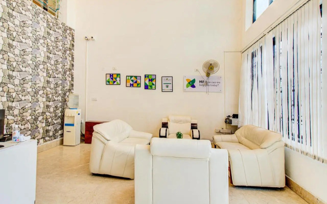 Fabhotel Emara Grand