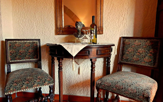 S. Nikolis Historic Boutique Hotel