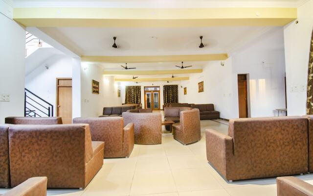 Kumar's White House Hotel