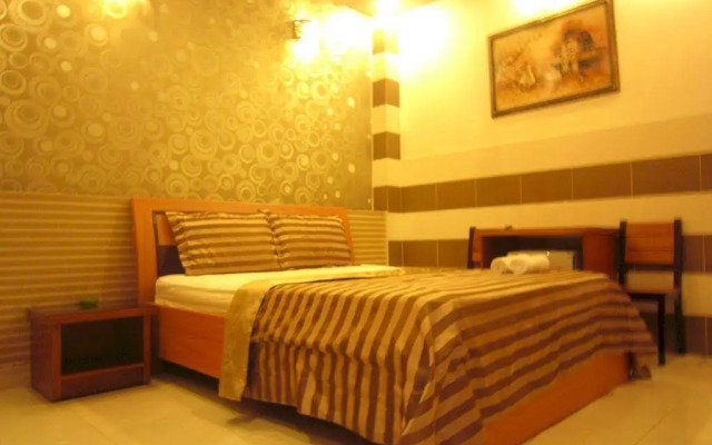 Le Ngan Phung Hotel
