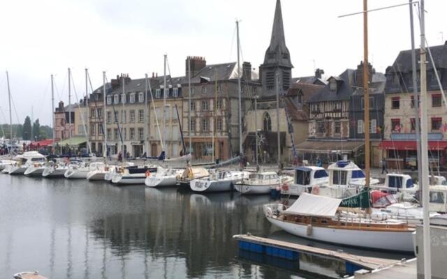 Maison de 2 chambres avec wifi a Honfleur