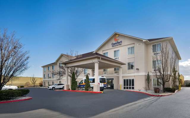 Comfort Inn & Suites Airport