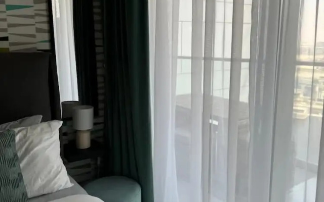 1BHK Burj View. Near Dubai Mall & Metro