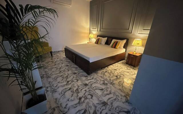 Goroomgo Omasha Residency Noida