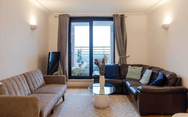 Central 2BR Home in Heart of Kensington, 4 Guests