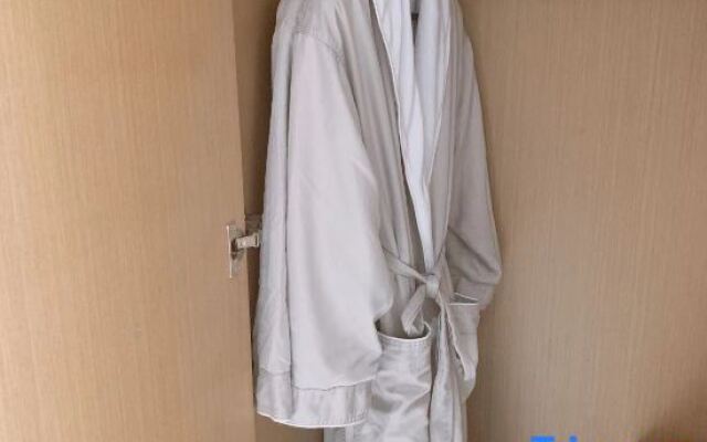 Ruijing Kairui Collection Hotel (Wu Shang Meng Times Street Branch)