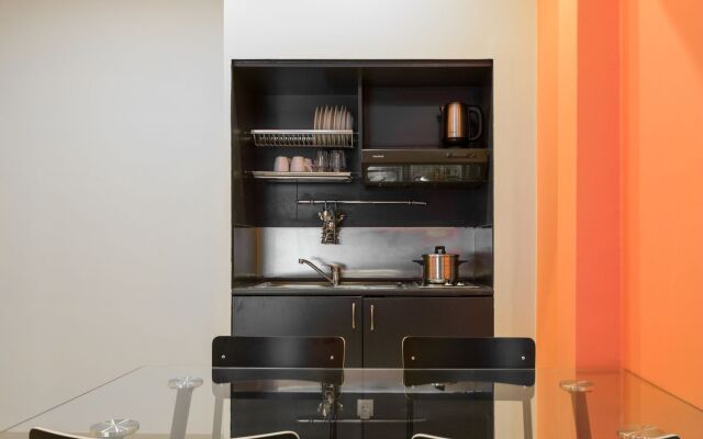 Colors Rooms & Apartments