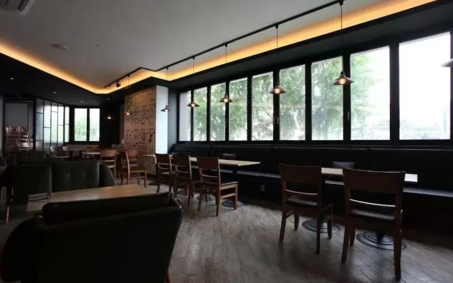 Central Person Hotel Pyeongtaek