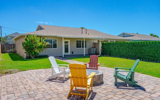Charming Surf Bungalow Just 30 Seconds to the Beach!