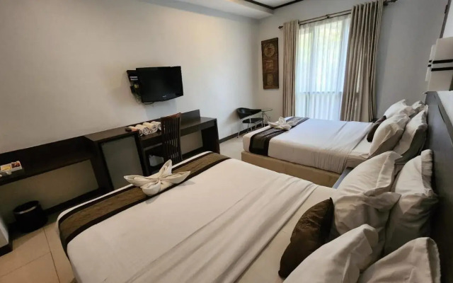 Summer Hills Hotel